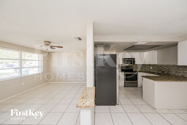 Building Photo - 10905 Kingsbridge Rd