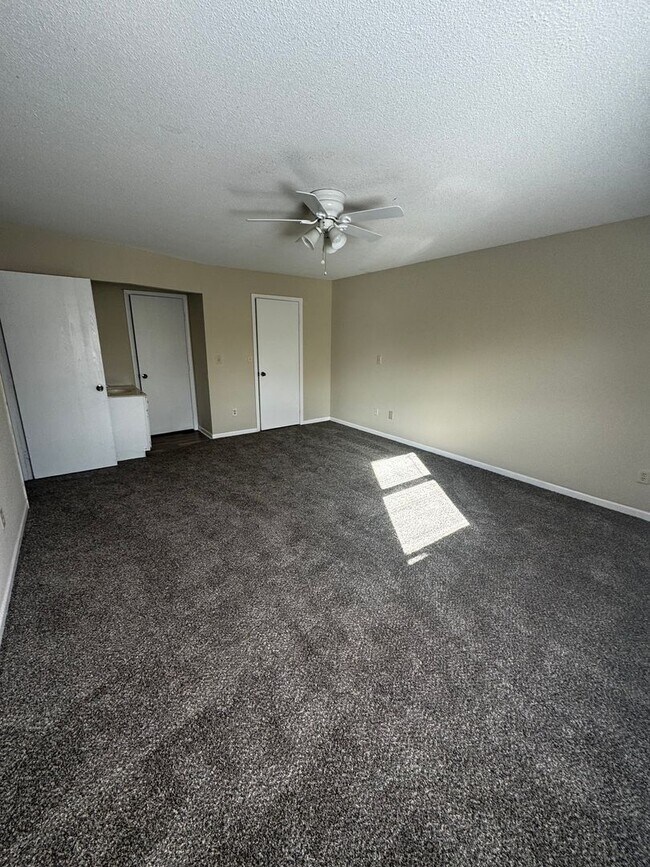 Building Photo - 365/367 Catherine