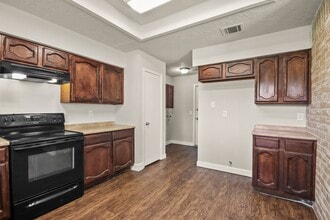 Building Photo - 9806 Tassel Brook Dr