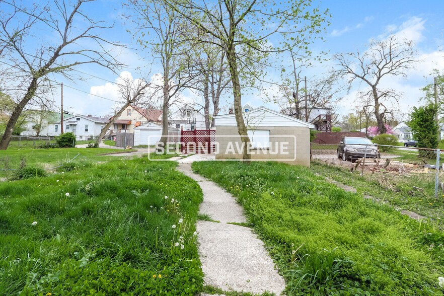 Building Photo - 833 S 38th St