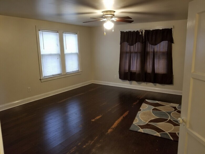 Building Photo - 982 Wayne Ave