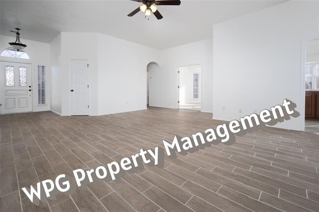 Building Photo - 3612 Crail Dr