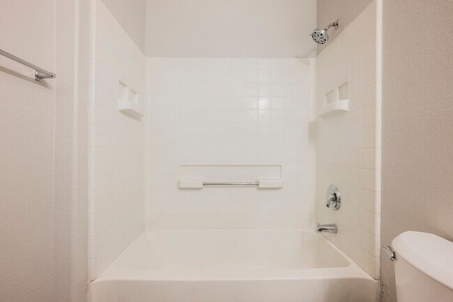 Building Photo - Like-New 2BR/2BA Condo in Gated Manzanita Community – Vaulted Ceilings & Fireplace!