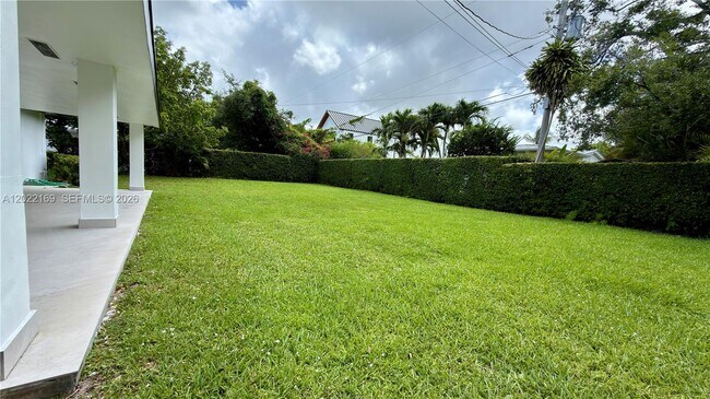 Building Photo - 7700 SW 52nd Ct