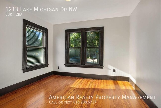 Building Photo - 1213 Lake Michigan Dr NW