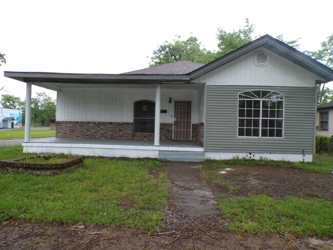Primary Photo - 3501 Avenue D