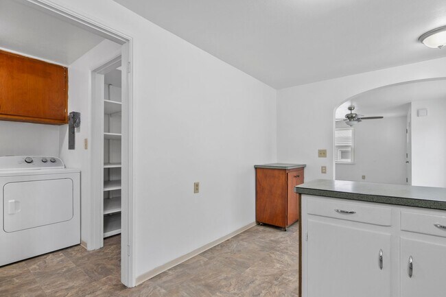 Building Photo - 2bd/1b Boise Bench Home!