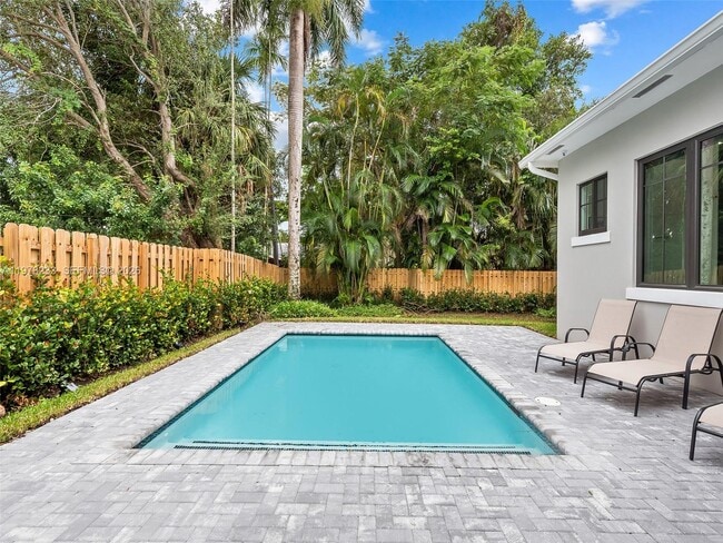 Building Photo - 1484 SW 32nd St