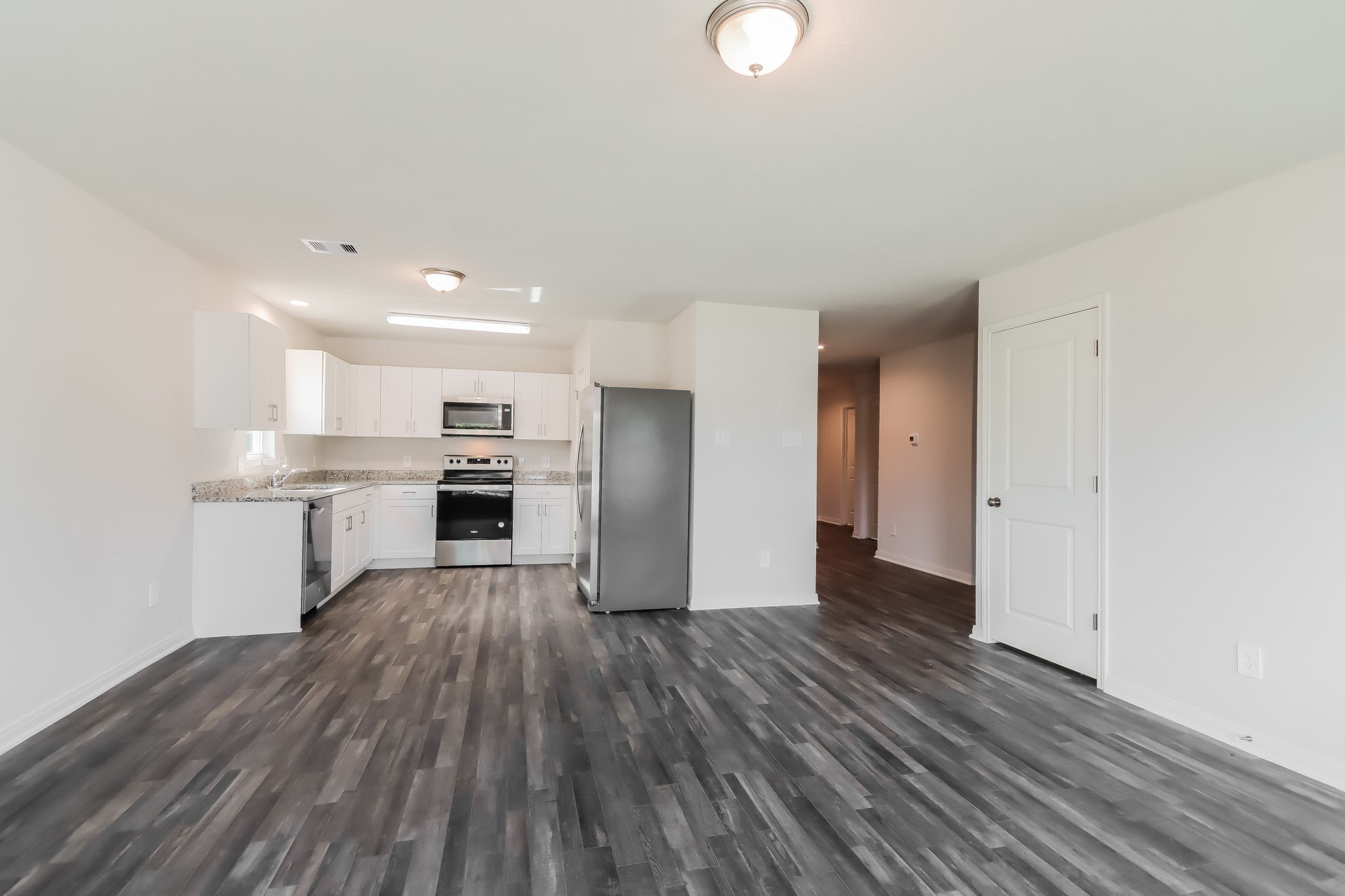 Building Photo - 196 Bluebonnet