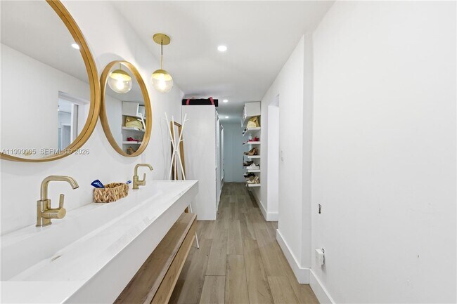 Building Photo - 86 NE 110th St