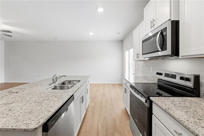 Building Photo - 255 Deerberry Dr