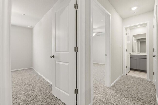 Building Photo - 12809 Village Spun Plz