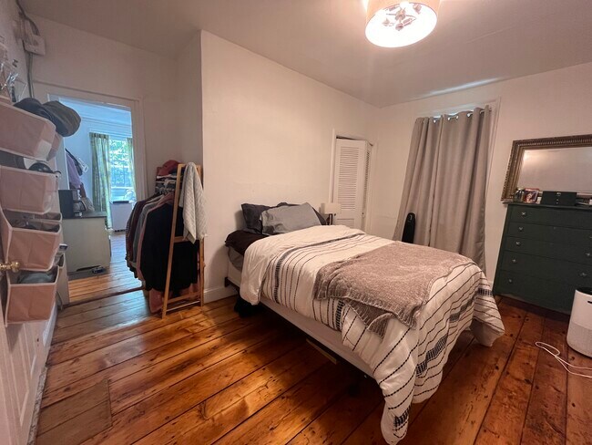 Bedroom - 74 John St