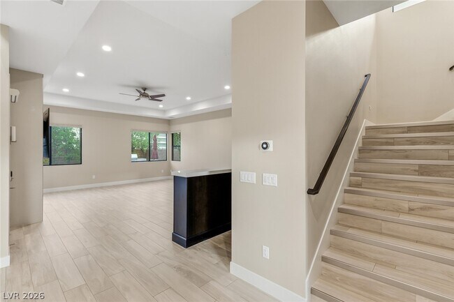 Building Photo - 64 Grey Feather Dr