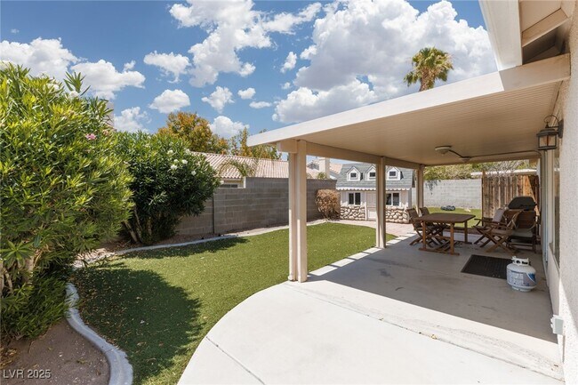 Building Photo - 1109 Deer Horn Ln