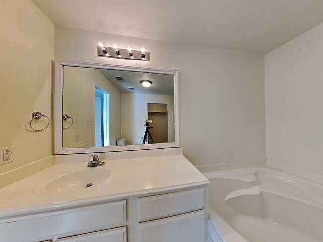 Building Photo - 28902 Llano River Loop