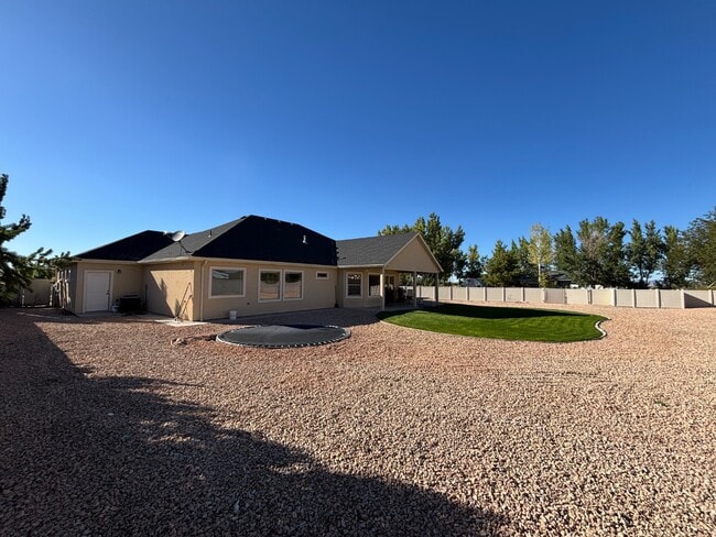 Building Photo - 3792 250 E