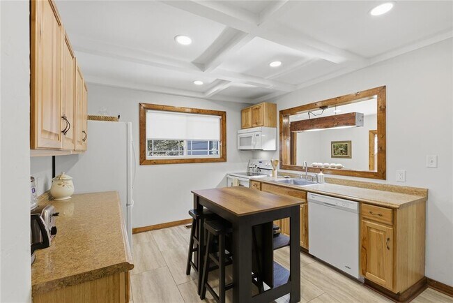 Building Photo - 2505 Belaire W Ln