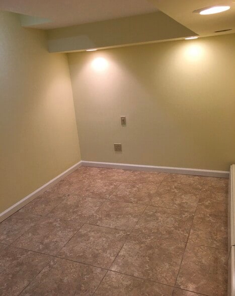 Building Photo - 472 Yaphank Middle Island Rd