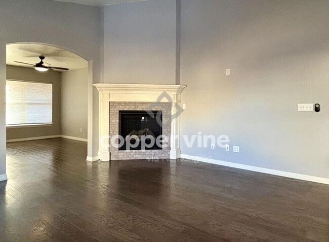 Building Photo - 5189 Thistle Dr