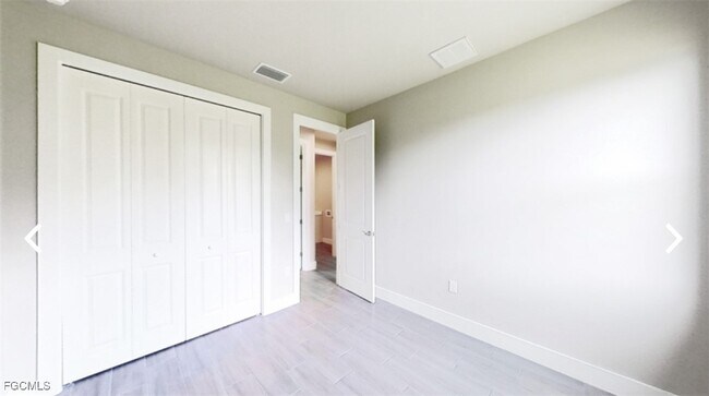 Building Photo - 205 NW 22nd Ct