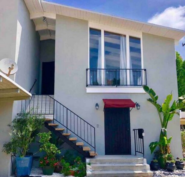 1152 N Ogden Duplex - 1153 N Ogden Dr