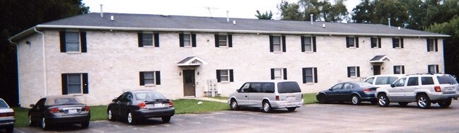 Primary Photo - Lindenwood Apartments