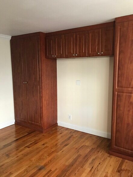 Building Photo - 379 1st Ave