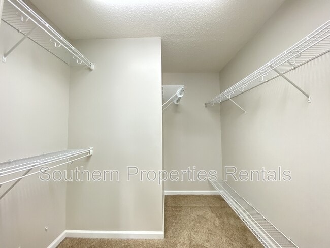 Building Photo - 346 Cresthaven Dr
