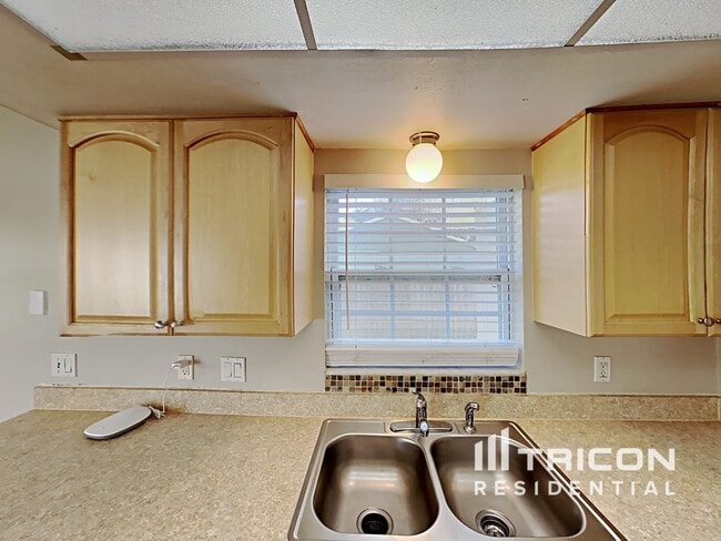 Building Photo - 3106 King Phillip Way