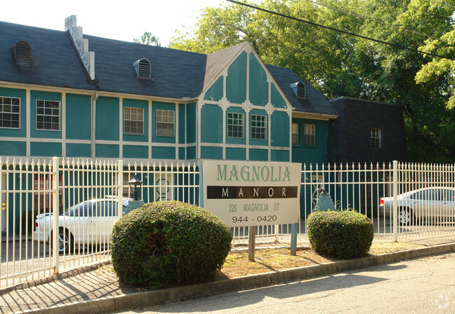 Building Photo - Magnolia Manor