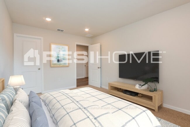 Building Photo - 5245 Hartwood Lp