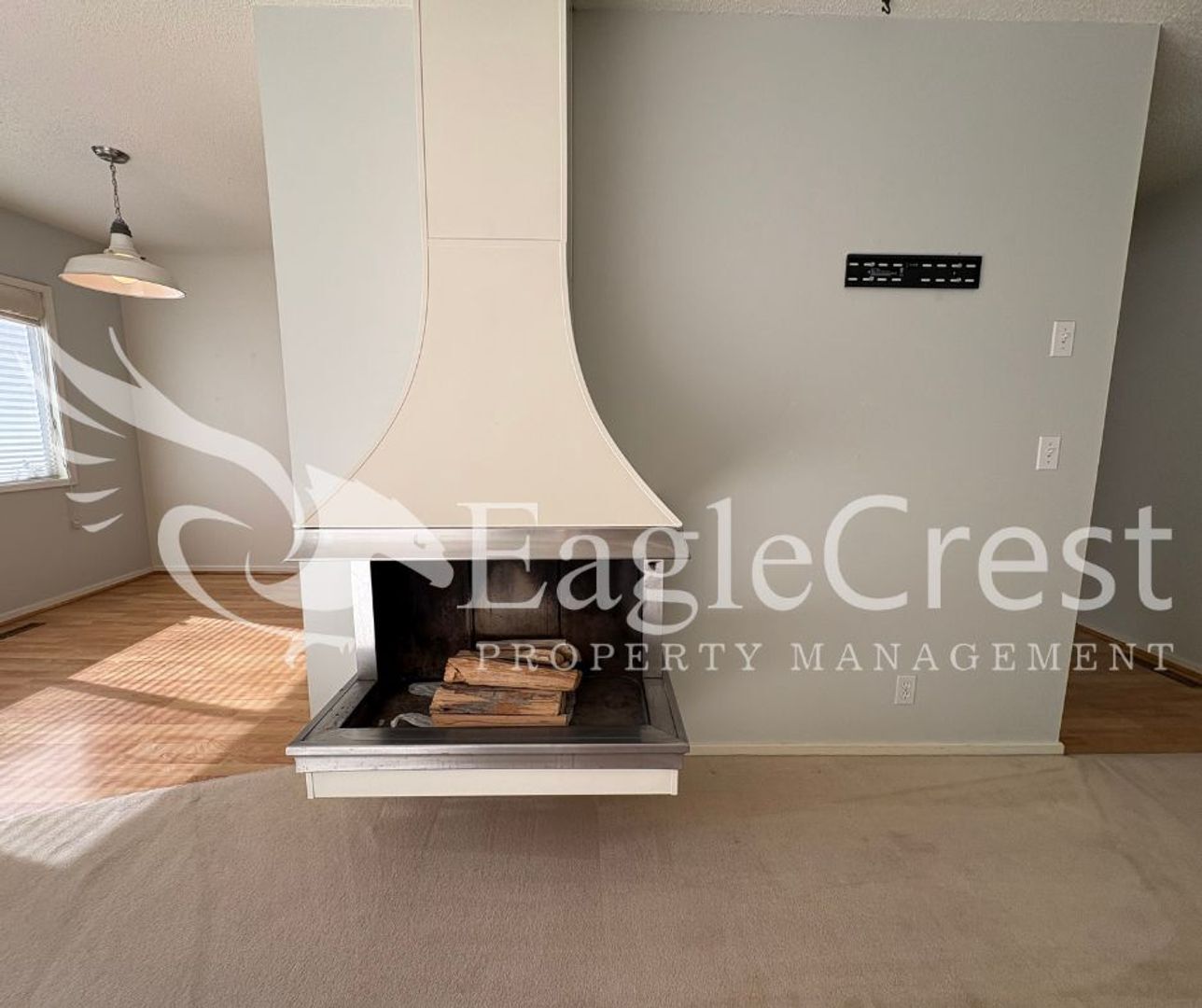 Building Photo - Convenient 3 Bedroom 2 Bathroom Condo Living With POOL Access