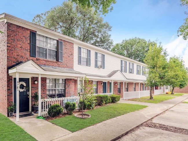 Building Photo - Wedgewood Townhomes