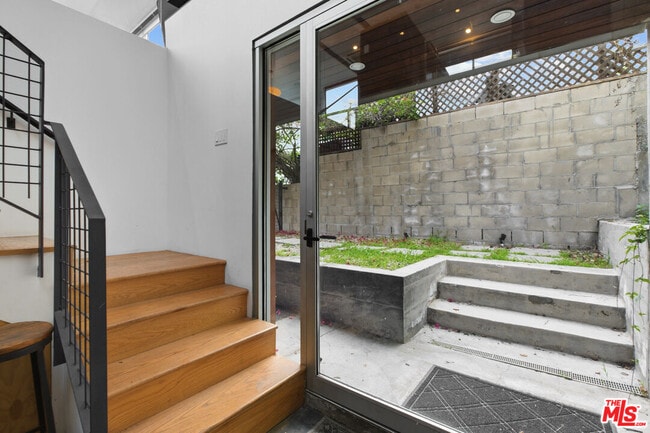 Building Photo - 6127 Glen Tower St