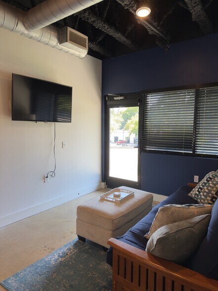 Building Photo - 293 Plus Park Blvd