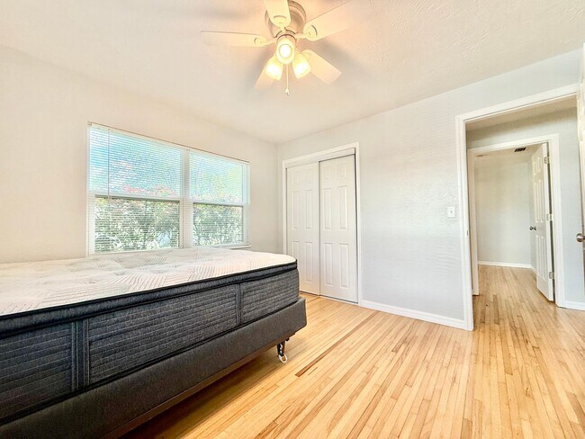 Building Photo - Your DeLand Escape: 4 Bedrooms + Pool at G...