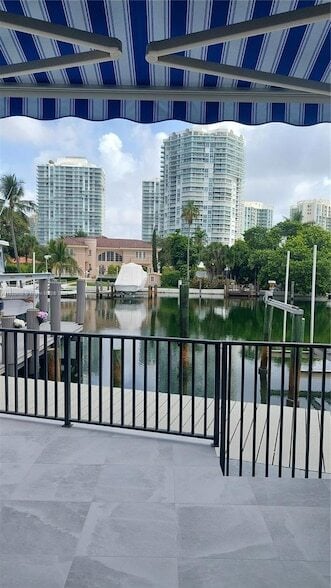 Building Photo - 255 Poinciana Island Dr