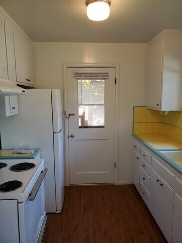 Building Photo - 864 Arbor Rd