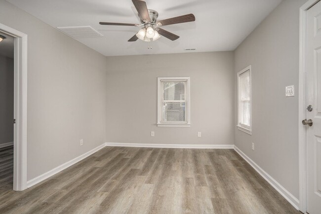 Building Photo - 2 Bedroom House - Coming Soon!