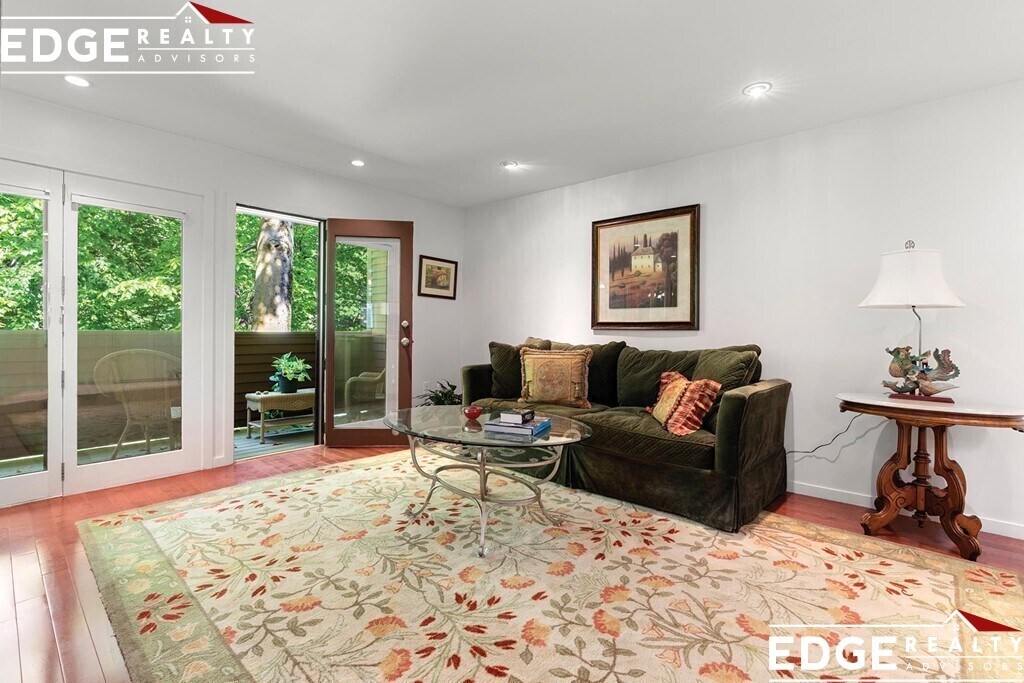 Building Photo - 241 Perkins St