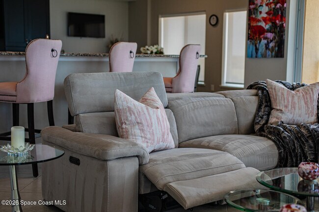 Building Photo - 1025 Jimmy Buffett Mem Hwy