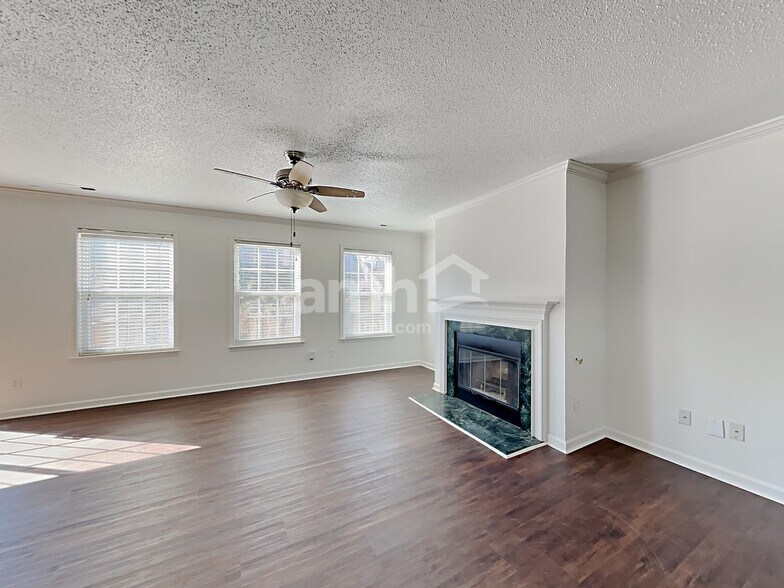 Building Photo - 4901 Alenja Ln