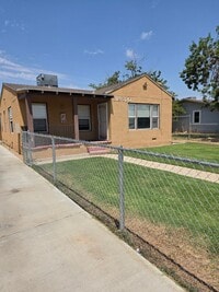Building Photo - 318 Highland Dr
