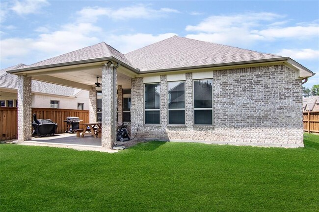 Building Photo - 28205 Bennett Pass Dr