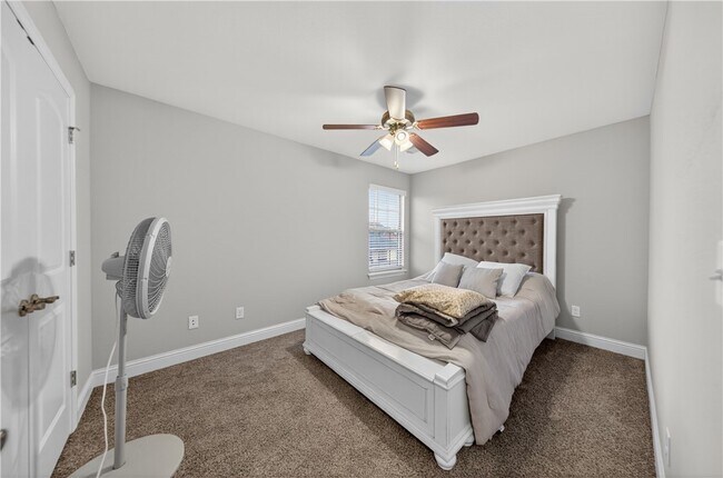 Building Photo - 584 Quartz Wy