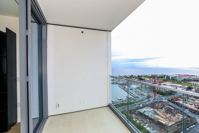 Building Photo - KOULA 2b2b1pkg Ready to Move In!