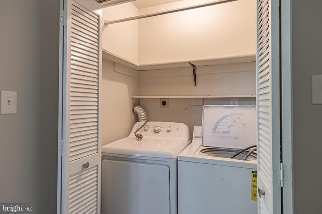 Building Photo - 1204 N Wayne St