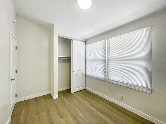 Building Photo - Beautiful Remodeled 4 Bedroom 2 Bathroom H...