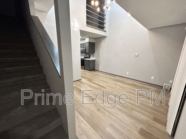 Building Photo - 1741 Ridgehaven Ct